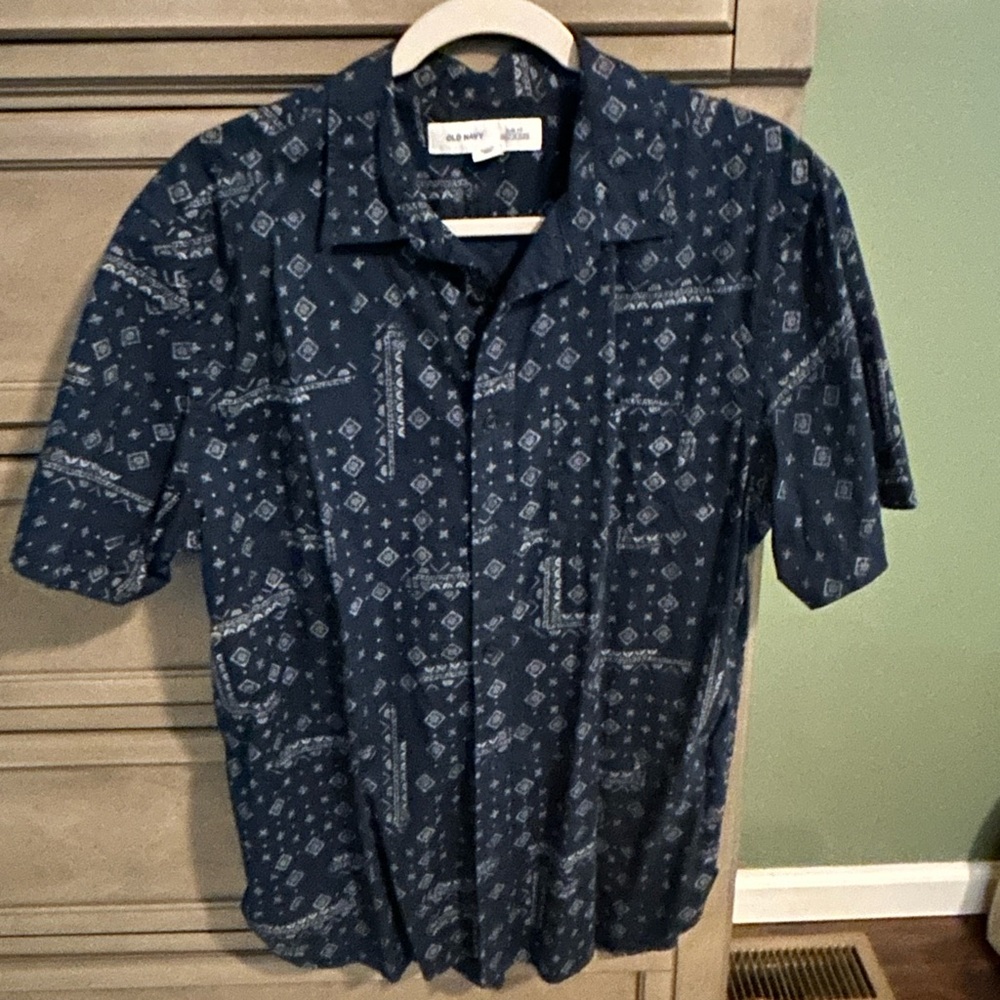 Old Navy Men's Navy Patterned Button Down Shirt